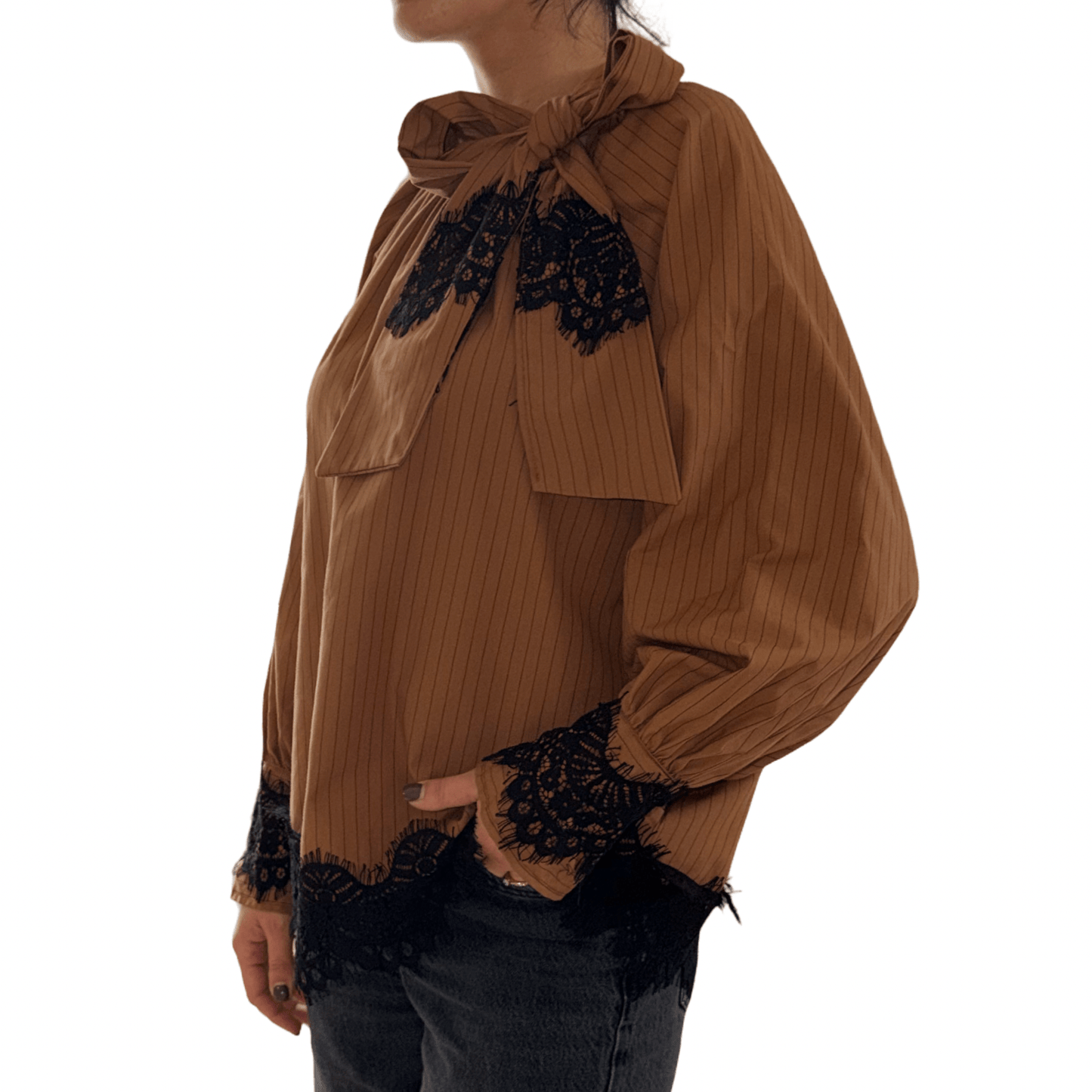 Košulja s čipkom na krajevima i rukavima – Elegantan i profinjen stil - AMBER STORE
