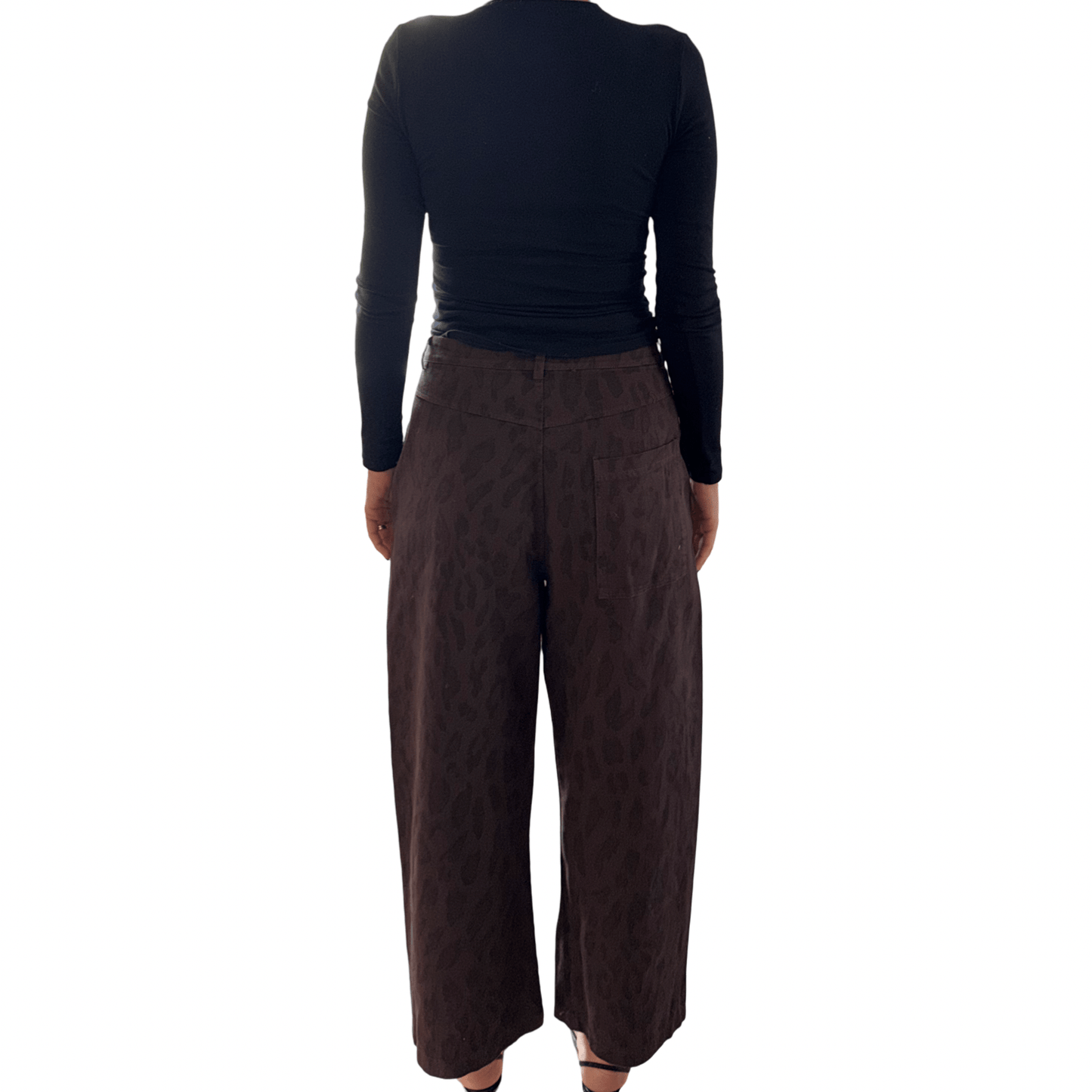 Smeđe hlače s tigrastim uzorkom – Drzak i modni statement - AMBER STORE