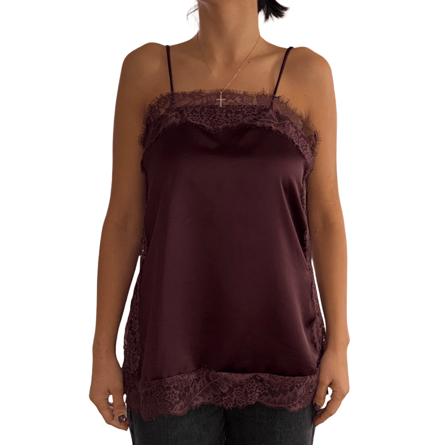 Top s čipkom i okruglim dekolteom – Elegantni detalji za svaki stil - AMBER STORE