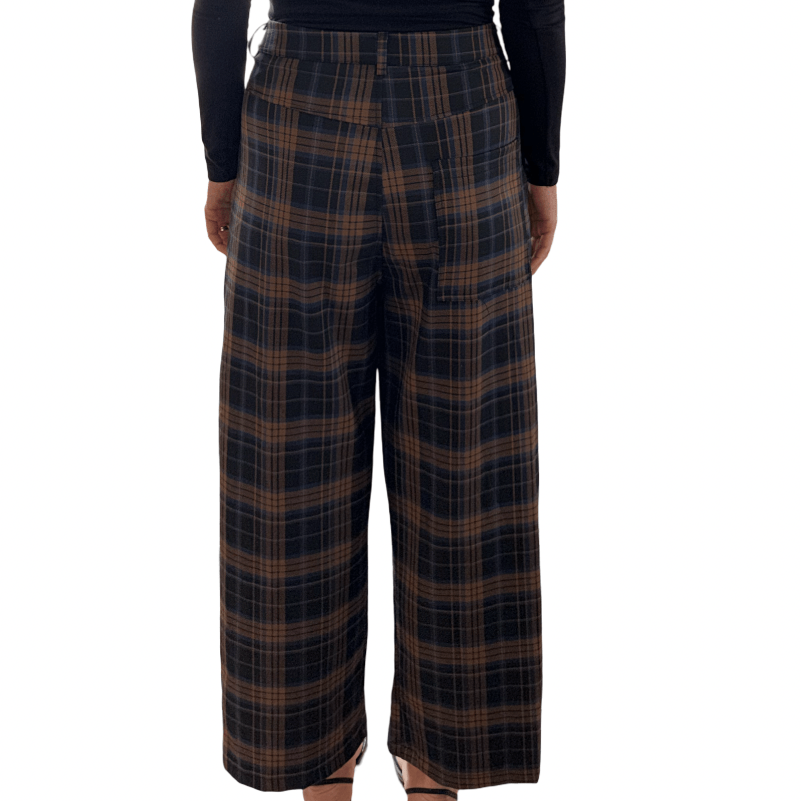 Karirane hlače – Klasičan uzorak u modernom izdanju - AMBER STORE