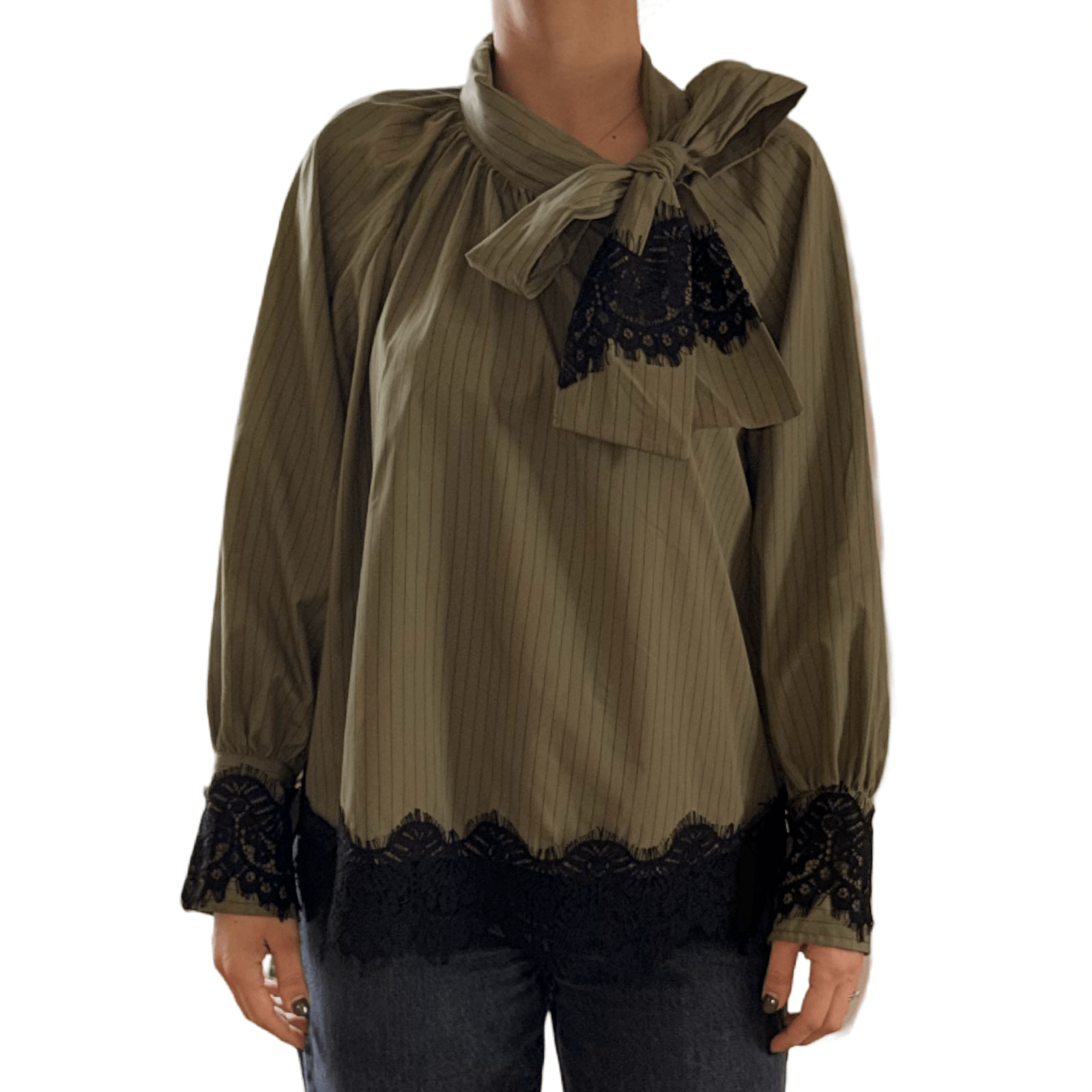 Košulja s čipkom na krajevima i rukavima – Elegantan i profinjen stil - AMBER STORE