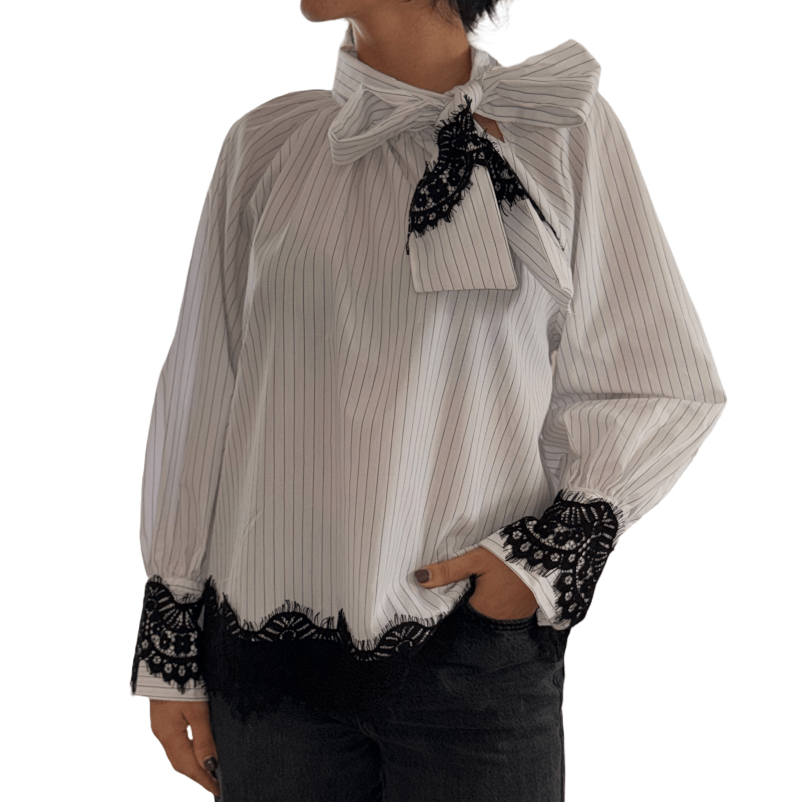 Košulja s čipkom na krajevima i rukavima – Elegantan i profinjen stil - AMBER STORE