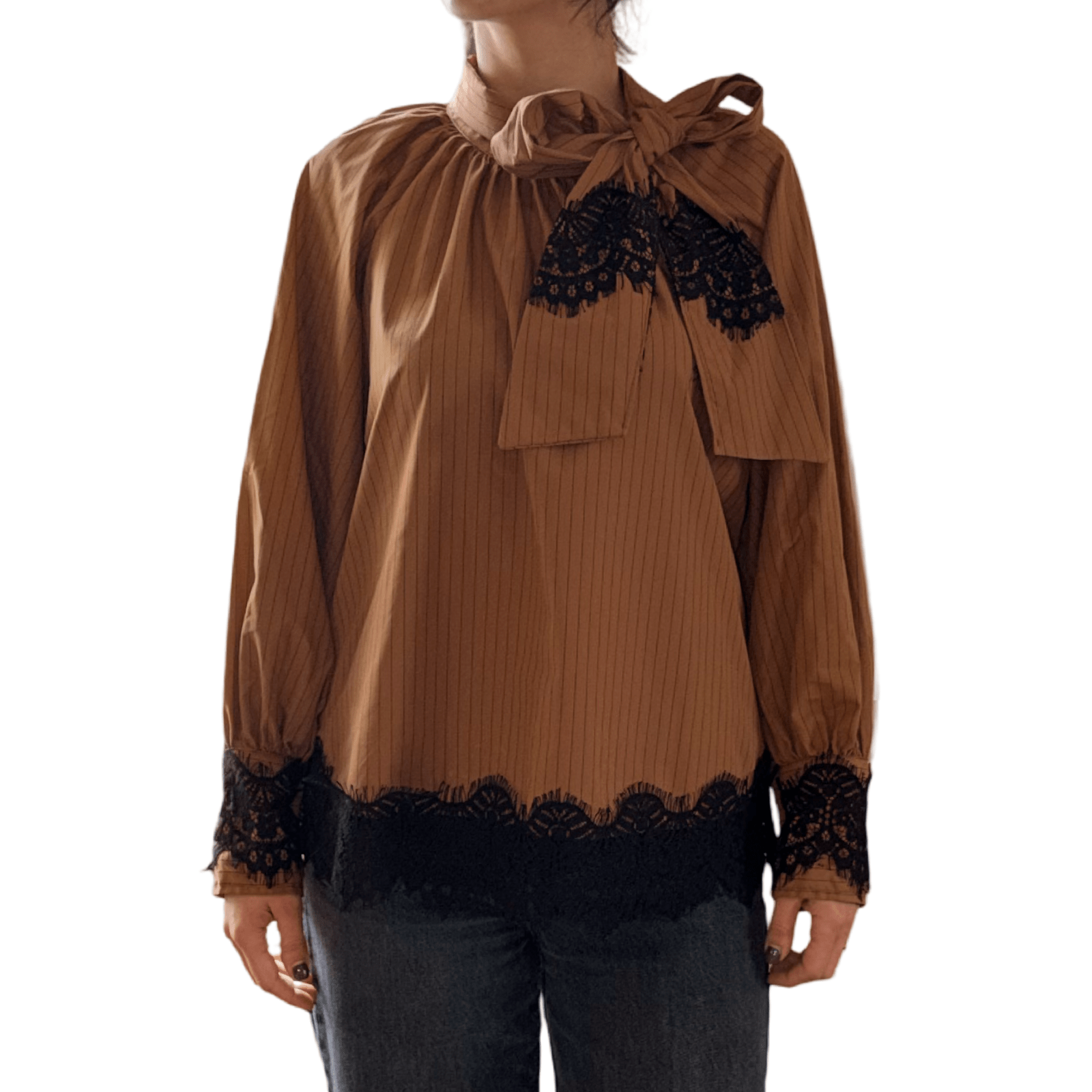 Košulja s čipkom na krajevima i rukavima – Elegantan i profinjen stil - AMBER STORE