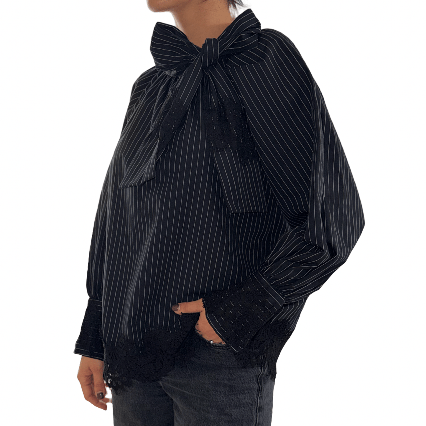 Košulja s čipkom na krajevima i rukavima – Elegantan i profinjen stil - AMBER STORE