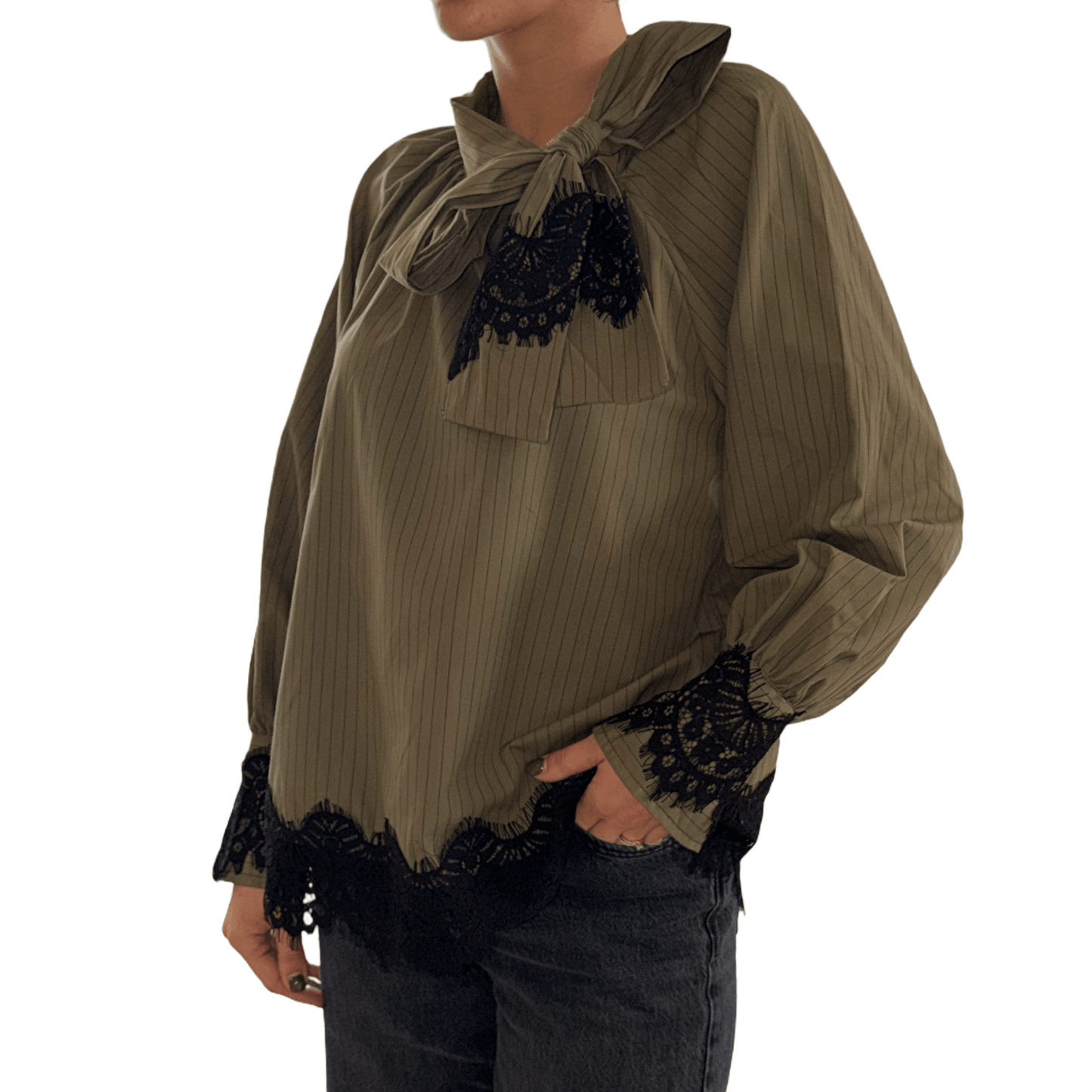 Košulja s čipkom na krajevima i rukavima – Elegantan i profinjen stil - AMBER STORE