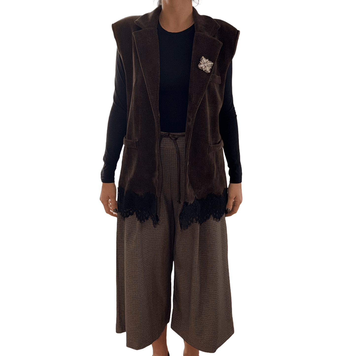 Prsluk od samta s čipkom i brosom – Elegantni retro izgled - AMBER STORE