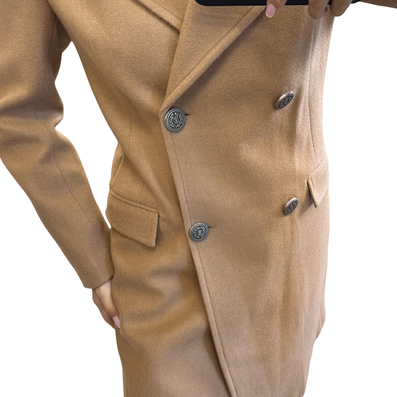 Smeđi kaput s gumbima – elegantan i bezvremenski komad za svaku priliku - AMBER STORE