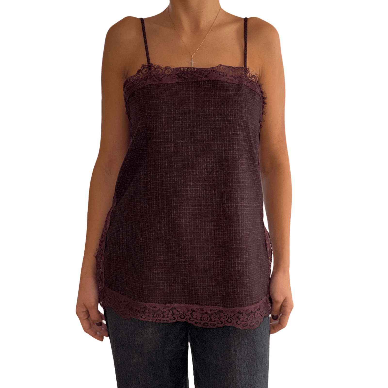 Top s čipkom i okruglim dekolteom – Elegantni detalji za svaki stil - AMBER STORE