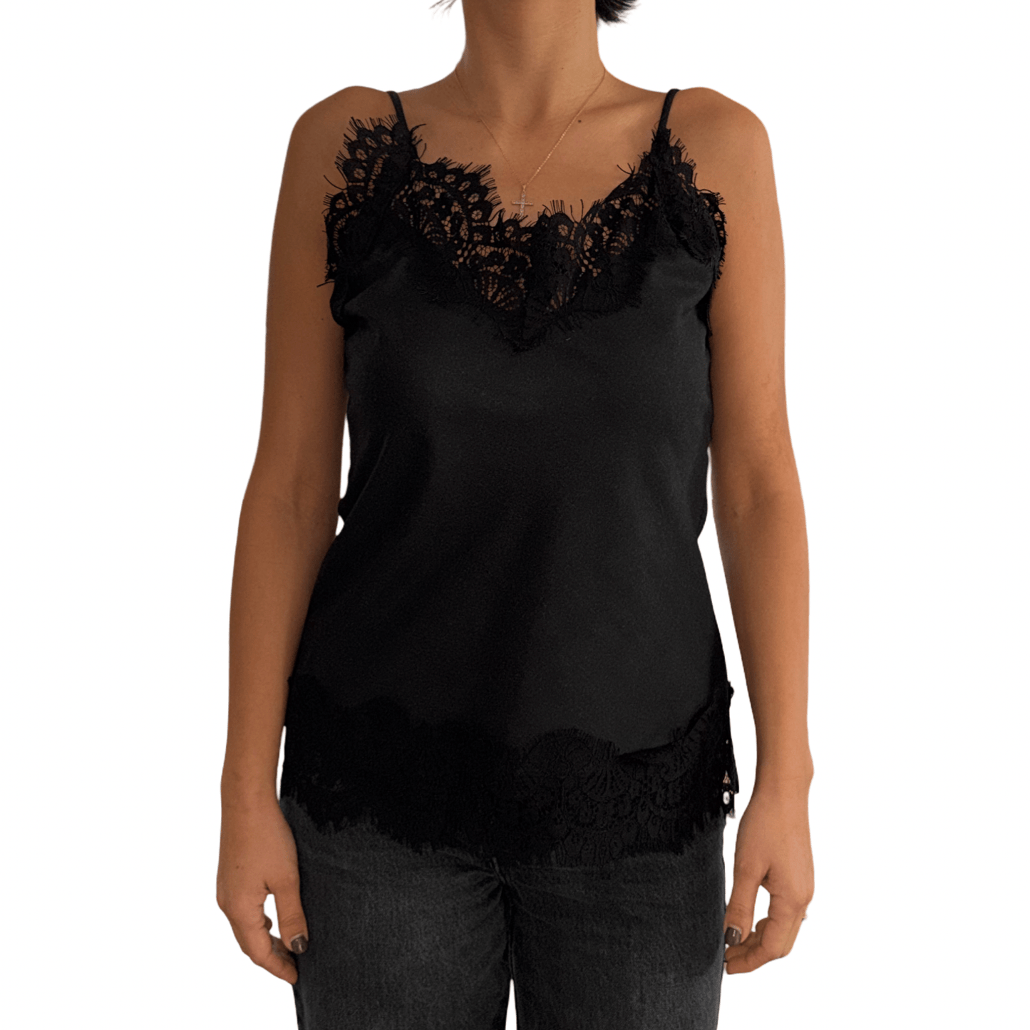 Top s čipkom i V izrezom – Ženstven i elegantan izgled - AMBER STORE